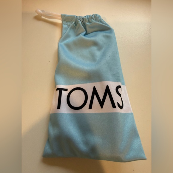 TOMS Dark Gray Cat-Eye Sunglasses NWT OS UV Protection - Picture 9 of 9